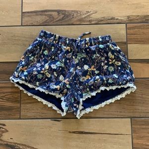 Cute floral flowy shorts: Final Day